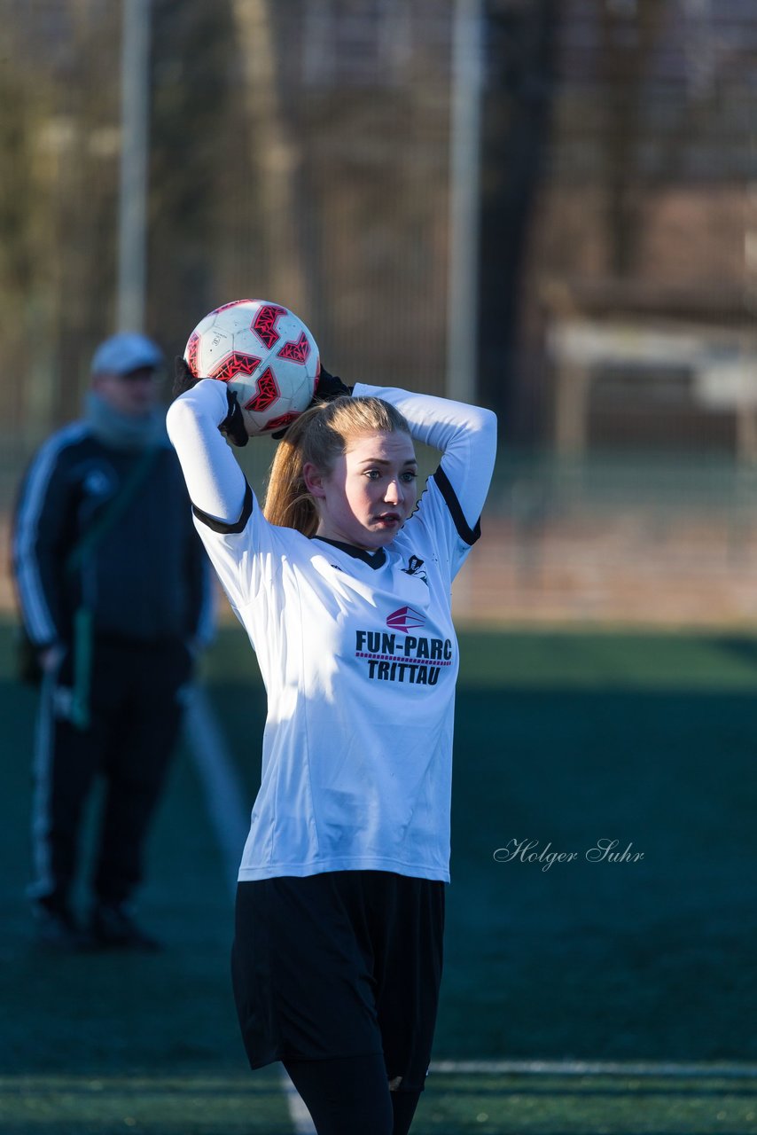 Bild 168 - Frauen SG Holstein Sued - SV Gruenweiss-Siebenbaeumen : Ergebnis: 0:2